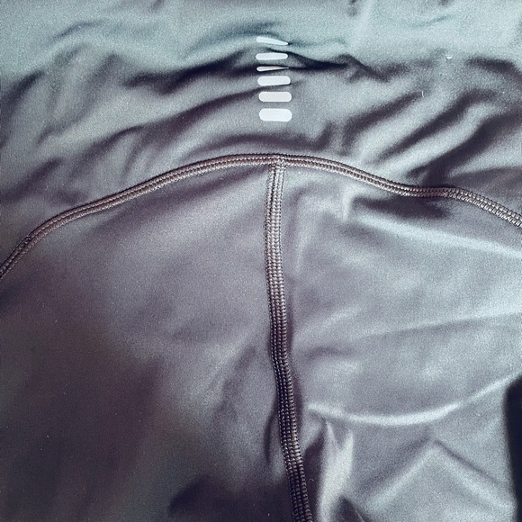 FINAL PRICE $25 & FREE SHIP! Under Armour compressive leggings with strings (M) - Picture 7 of 7